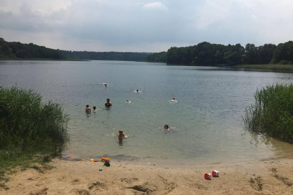 Ferienwohnung In Peetzig Am See 安格尔明德 外观 照片